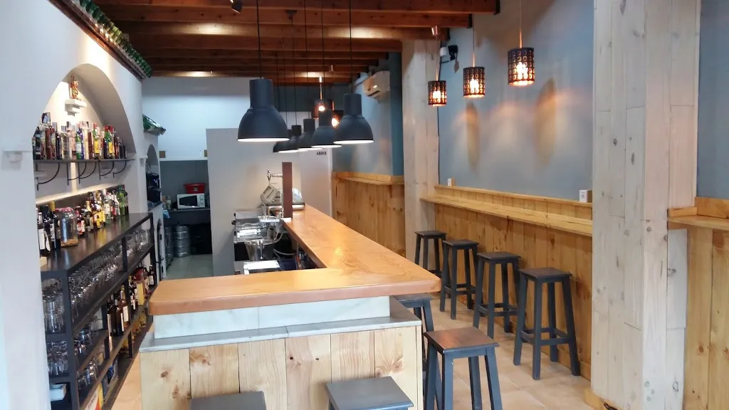 La Bodega_Guaro_slider_image_1