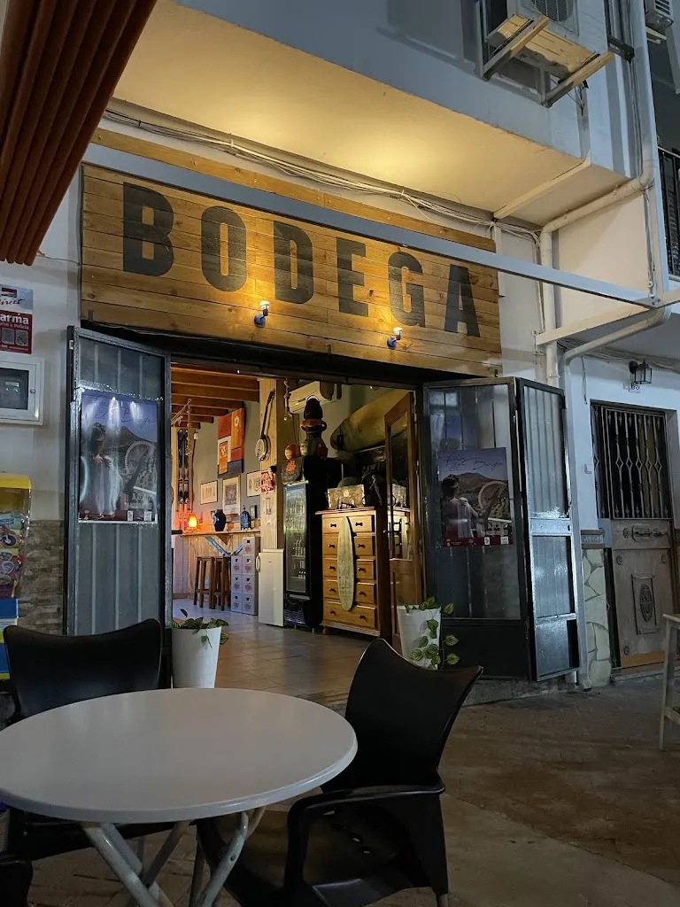 La Bodega_Guaro_slider_image_3