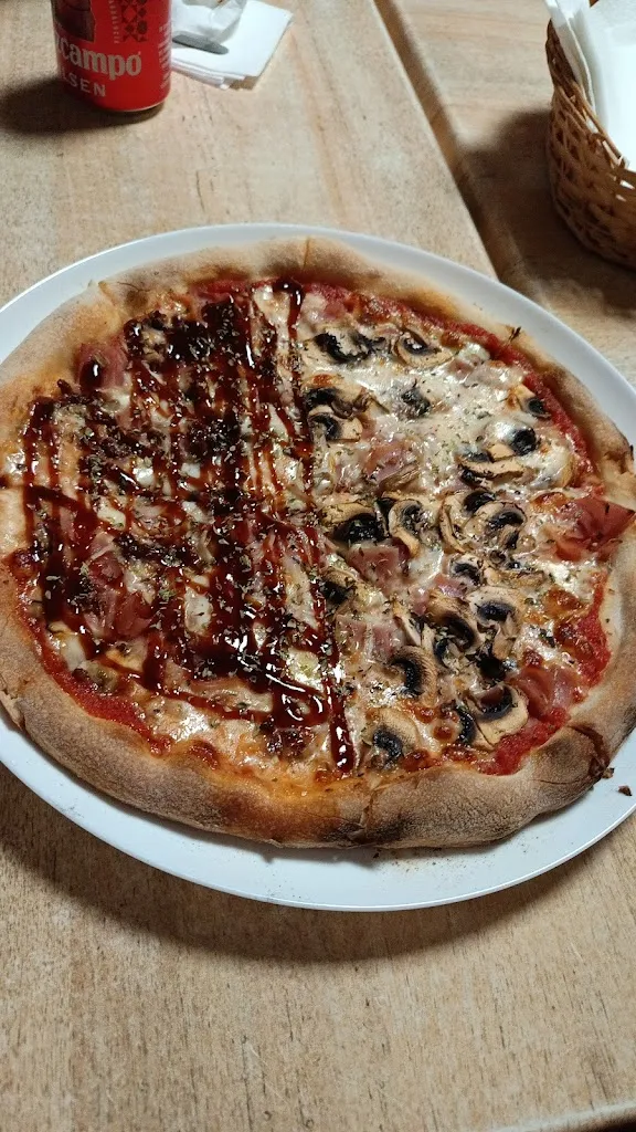 Restaurante Pizzeria Celentano_Guaro_slider_image_2