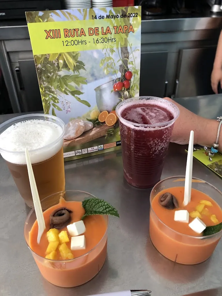 Cristobal Cruz_PAN8S Café Bar_Istán_review