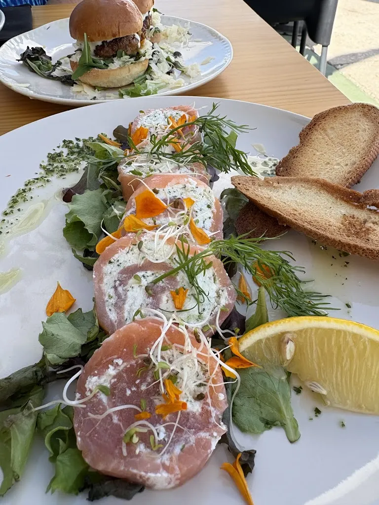 Dwayne Lewis_Alma Fuengirola_Fuengirola_review