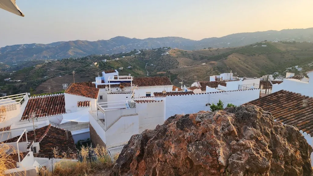 Jelmer_El Adarve_Frigiliana_review