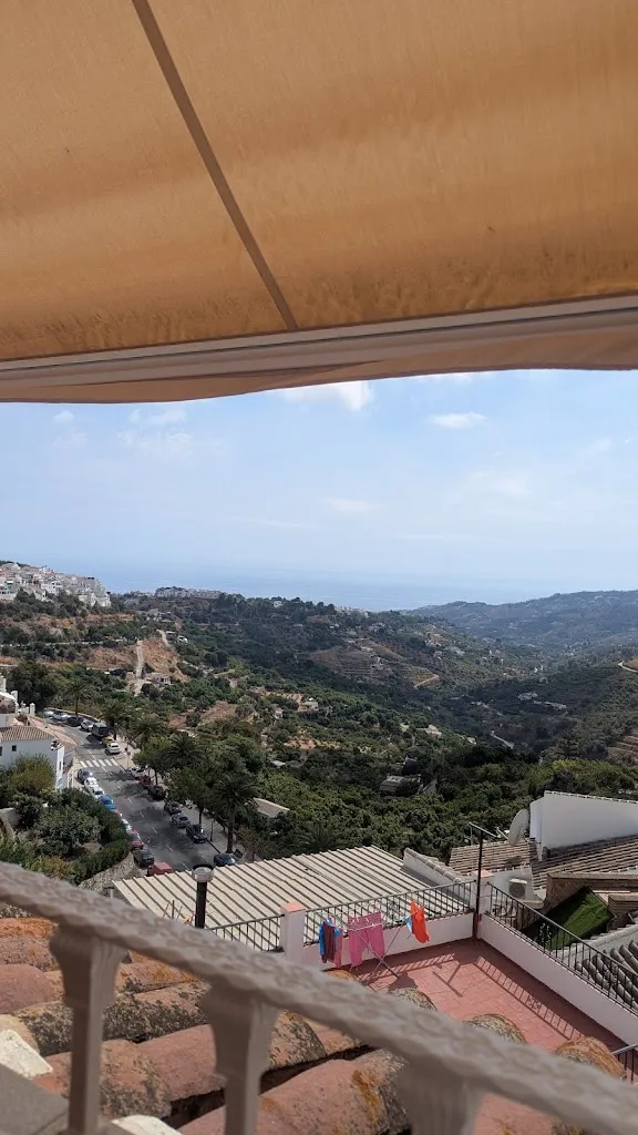 Moya Lothian-McLean_El Casino_Frigiliana_review