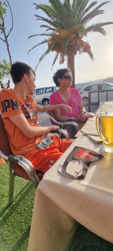 Richard Hirst_Jo's Bar & Restaurant_Frigiliana_review