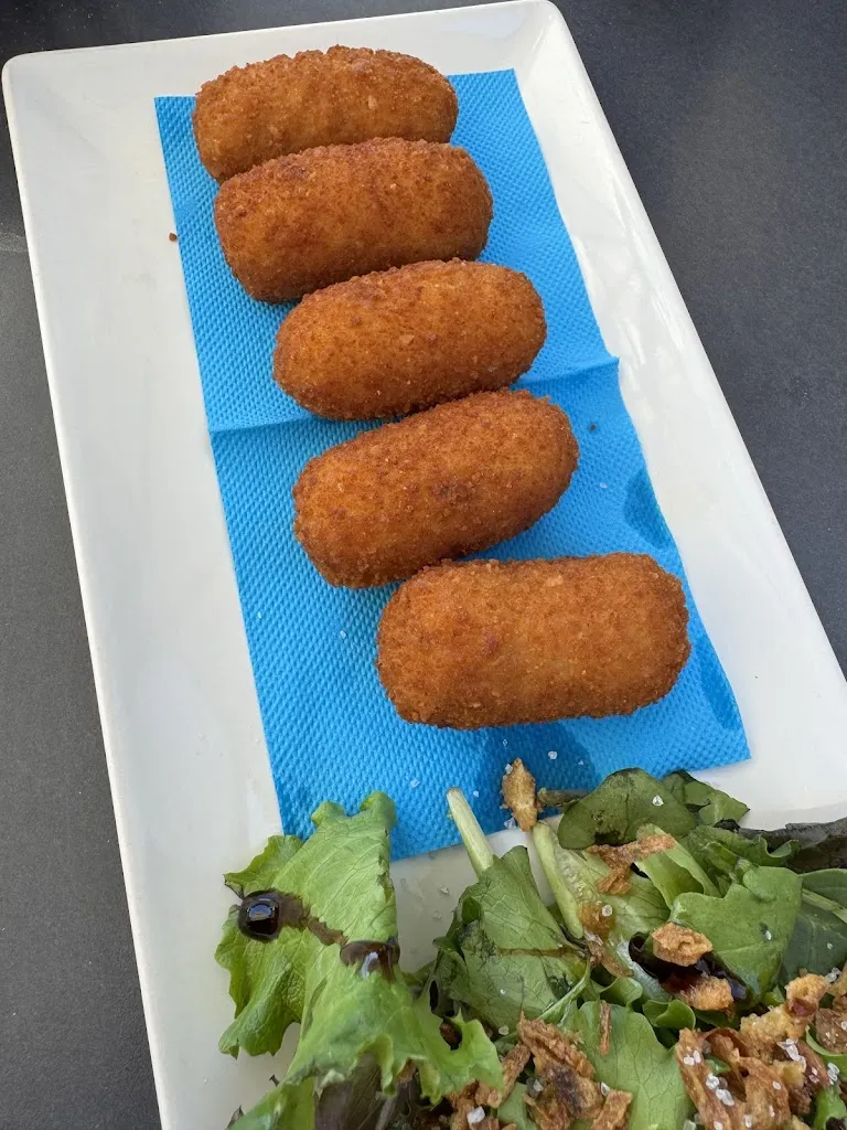 Sol Guadalupe López Ortiz_Bar El Casarón_Júzcar_review