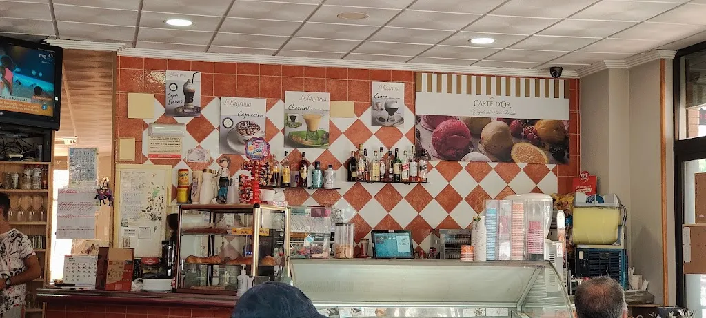 Heladería La Llagrima restaurant in Mutxamel