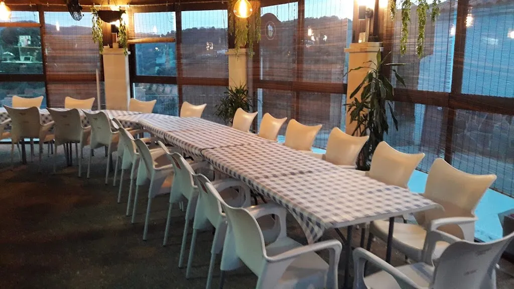 bar restaurante casa blanca restaurant in Júzcar