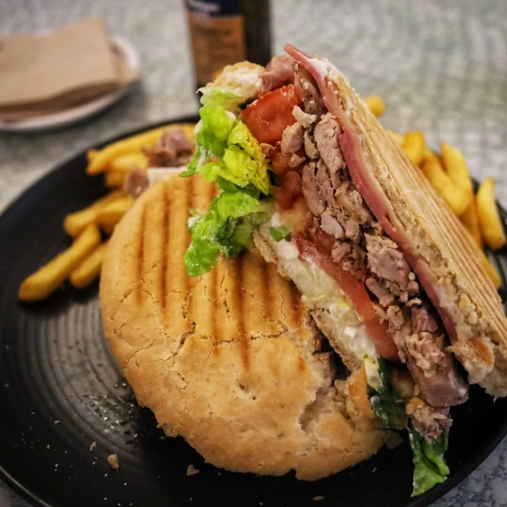 Bar Restaurante Pensacola_Macharaviaya_slider_image_3