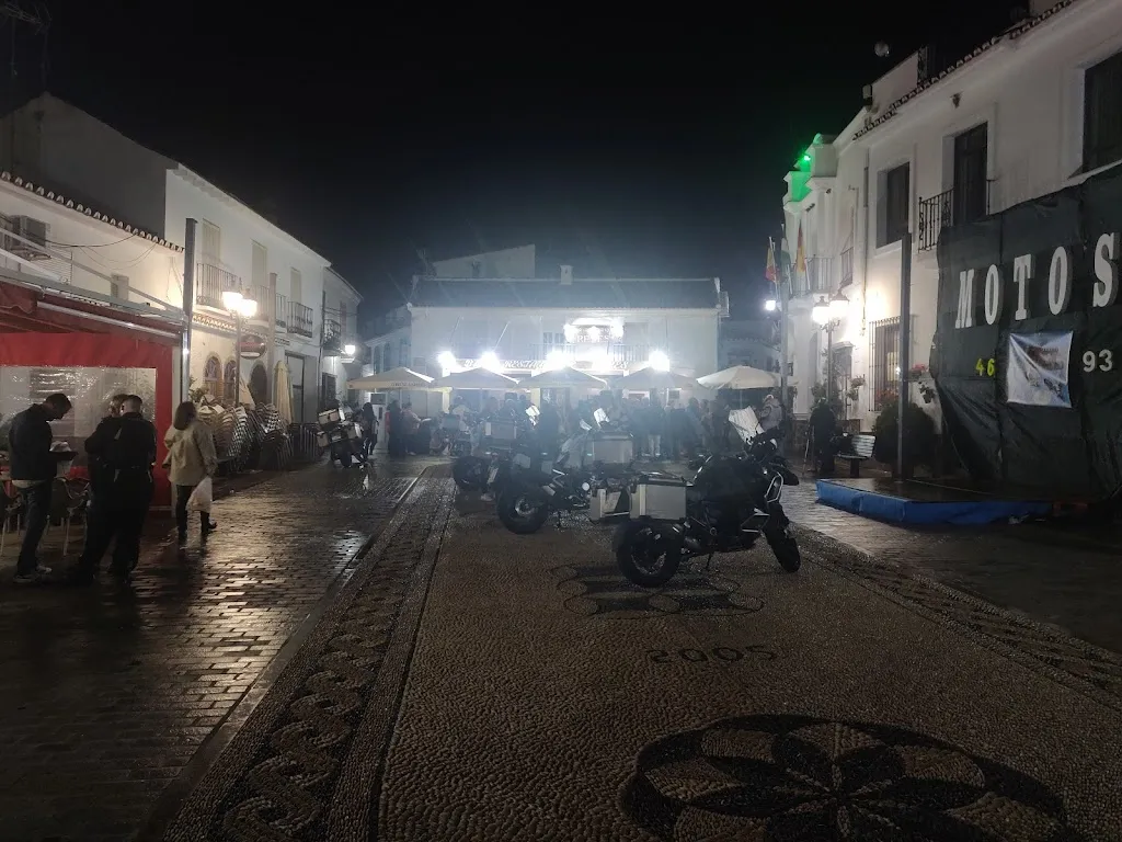 Geoffrey Robson_Bar Restaurante Reyes_Moclinejo_review