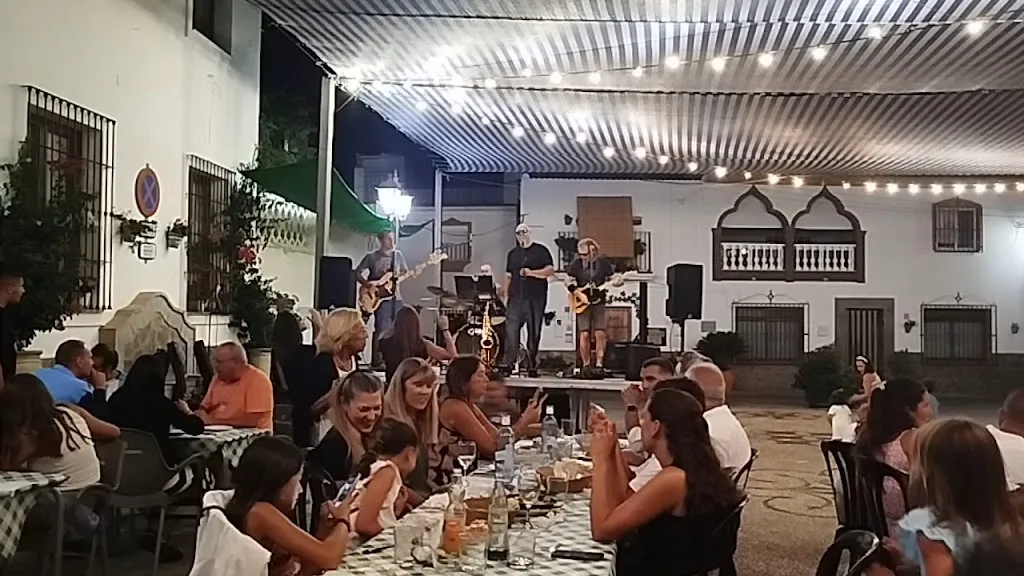 Bar Restaurante Reyes_Moclinejo_slider_image_2