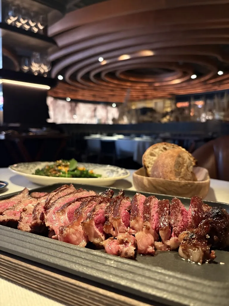 Giulia Micillo_LEÑA_Marbella_review