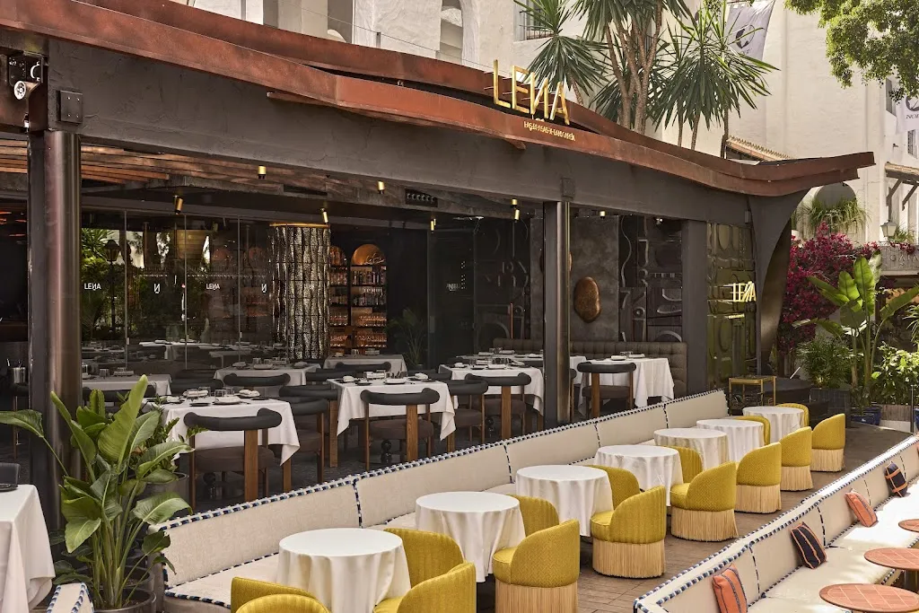 LEÑA_Marbella_slider_image_1