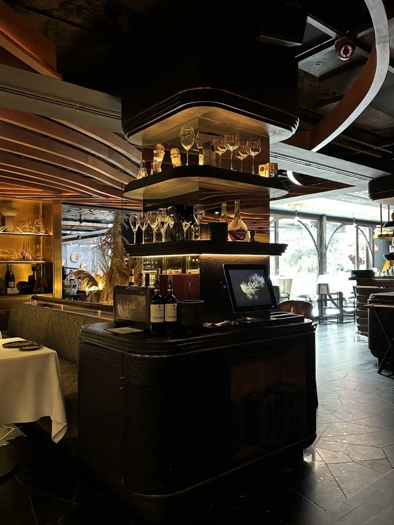 LEÑA_Marbella_slider_image_3