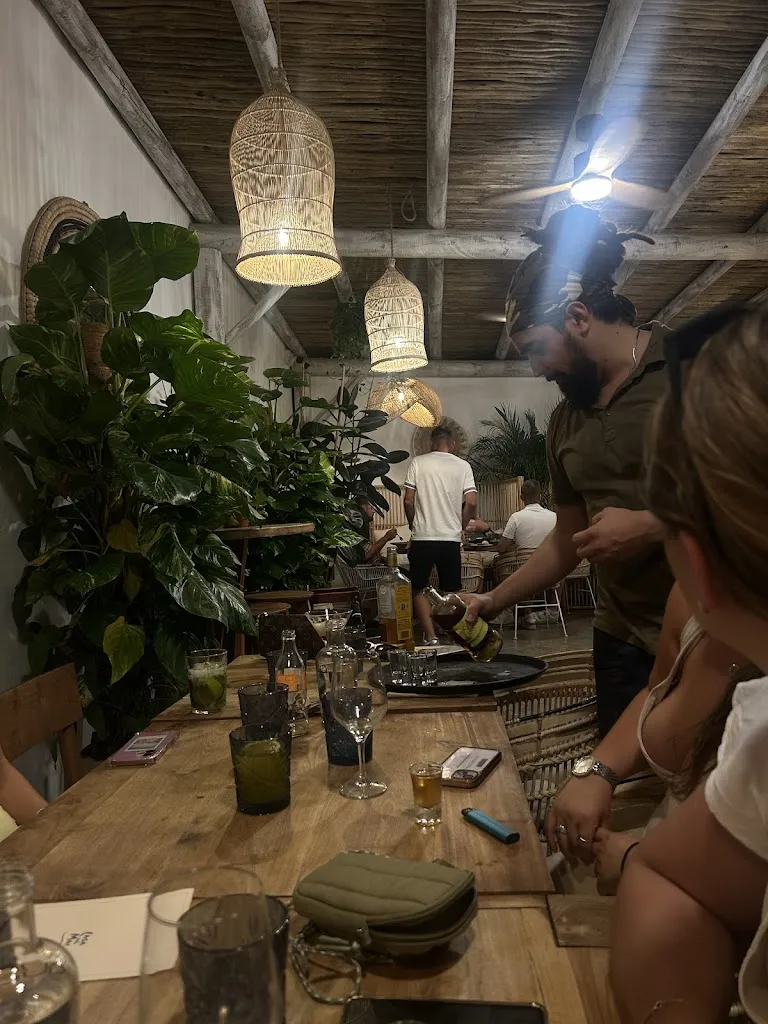 bayley brock_CASA DEL MAR Tapas Bar Restaurant_Marbella_review