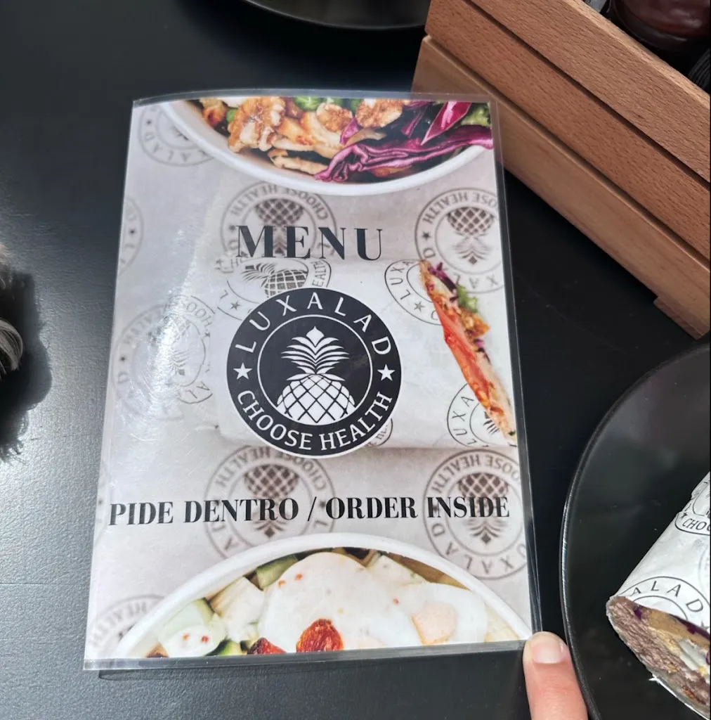 Laura Casonato_Luxalad Salad Bar Marbella_Marbella_review