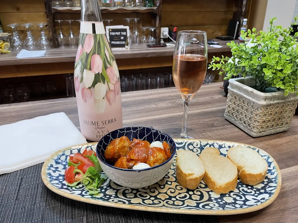 #4A Coffee Lounge and Bar_Mollina_slider_image_2