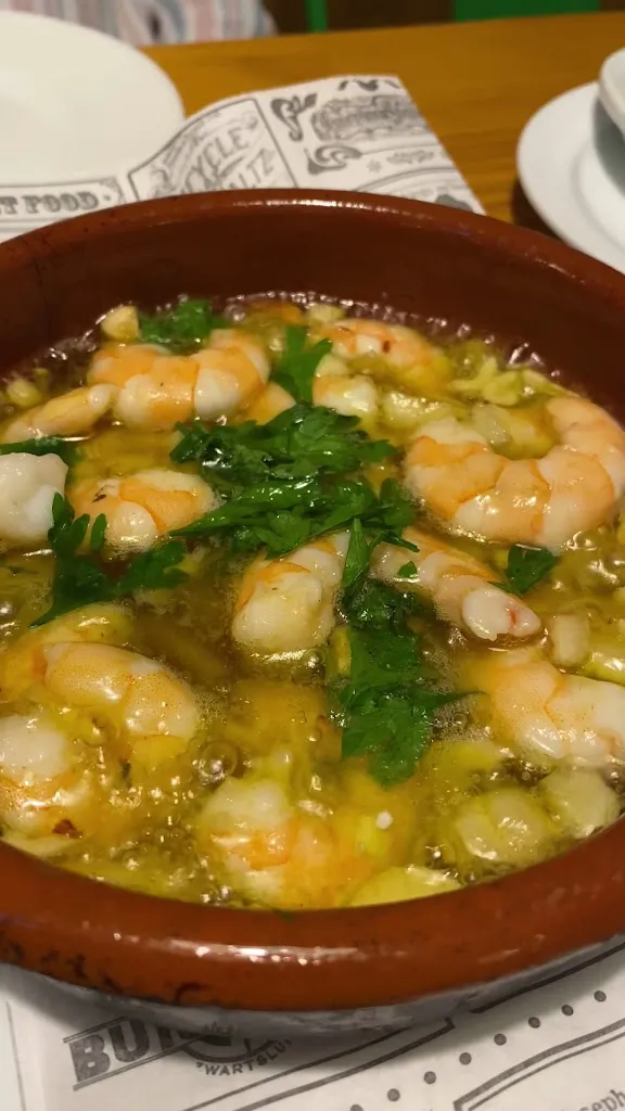 Raff Tatee (72artteam)_Bar restaurante Contracorriente_Mollina_review