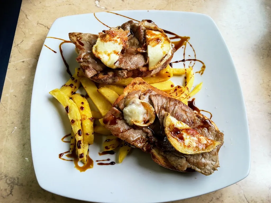 Menu_Bar Reyes_Mollina_image_5