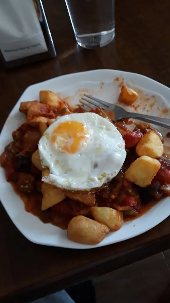 Pravi_Café Bar Luna_Monda_review