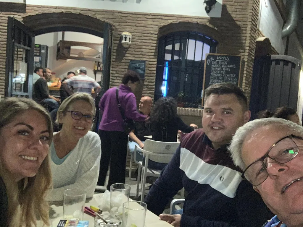 Debra Custins_Bodeguita la jaula_Monda_review