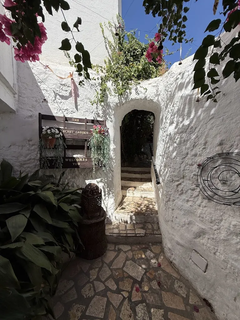 Alex Goiea_The Secret Garden - Mijas_Mijas_review