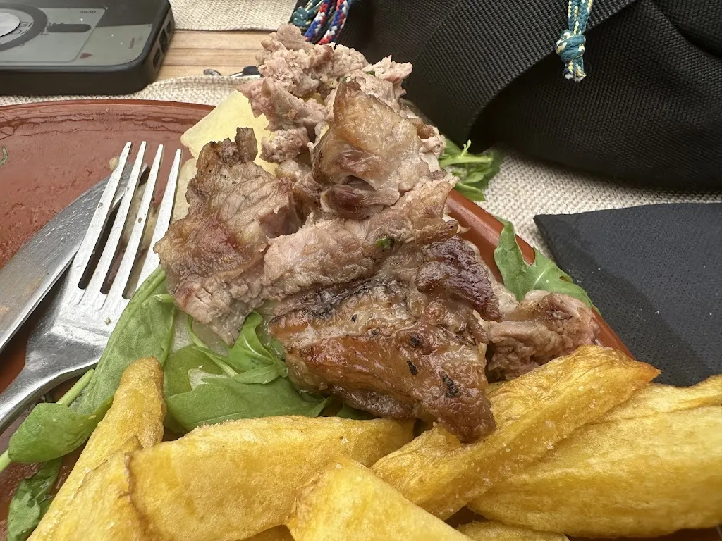 David Almond_PATIO ANTIGUO_Mijas_review