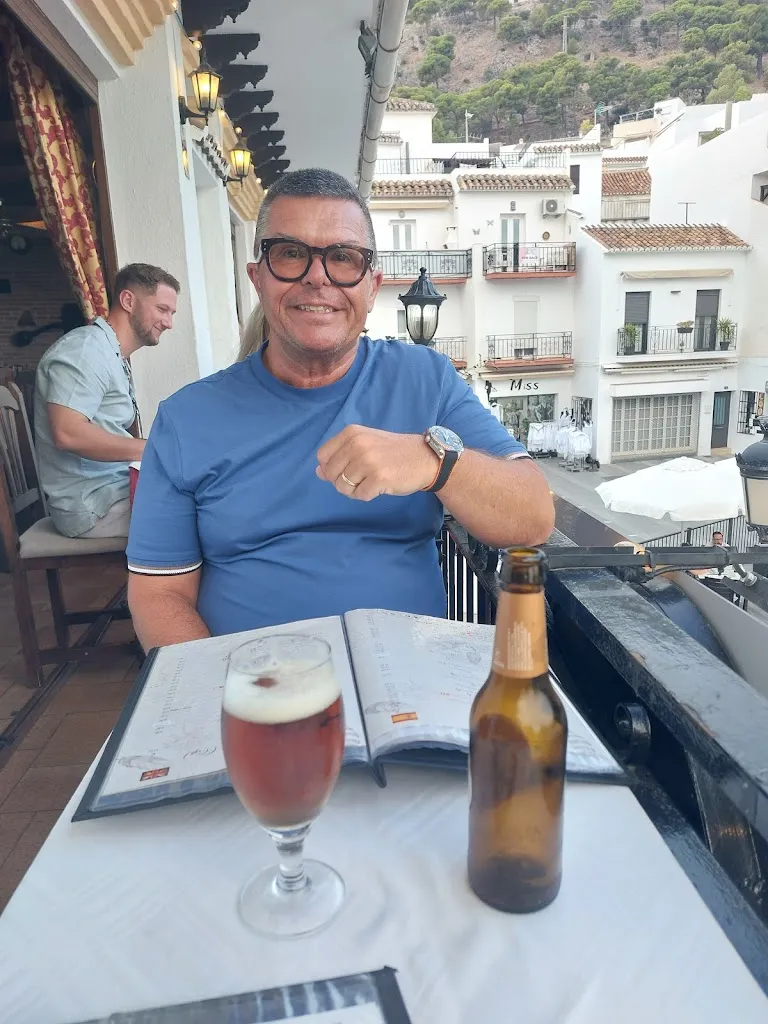 Chris_The Snug_Mijas_review
