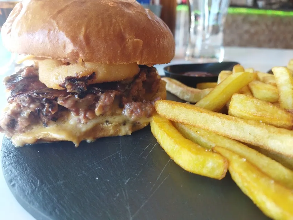 Jose Humberto Leotaud Garcia_El Ravel Urban Café_Mutxamel_review