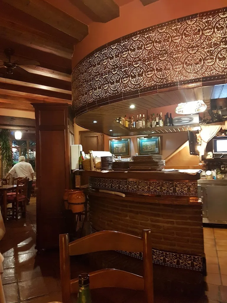 JEtaarten Judith_Bar restaurante Lorente Rock_Ojén_review