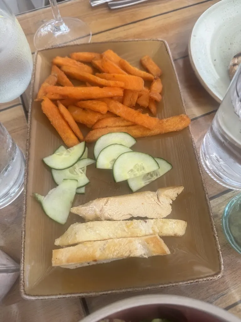 Layal Alshmassi_Manuka _Ojén_recensione