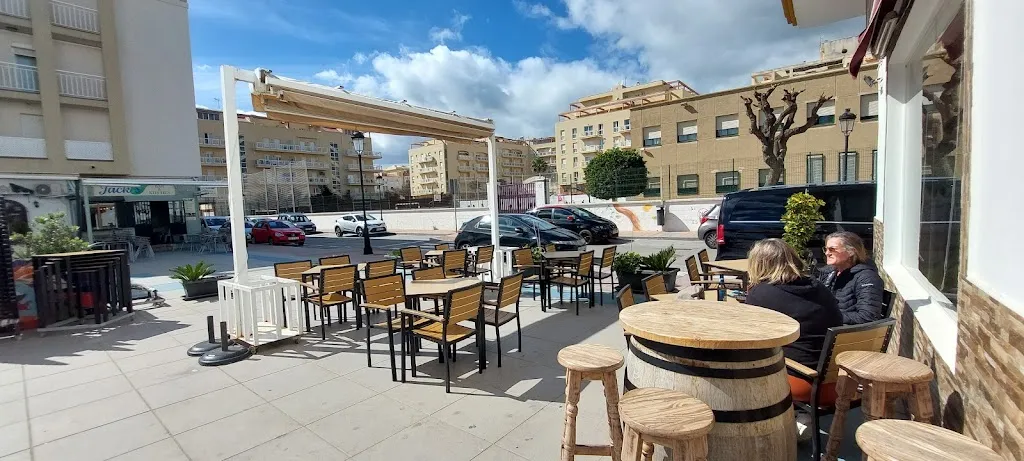 Ziak Martin_Bar La Viña_Manilva_review