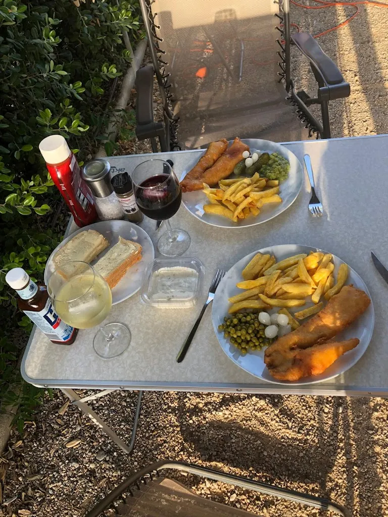 Lesley McChrystal_Marlows Fish & Chips_Manilva_review