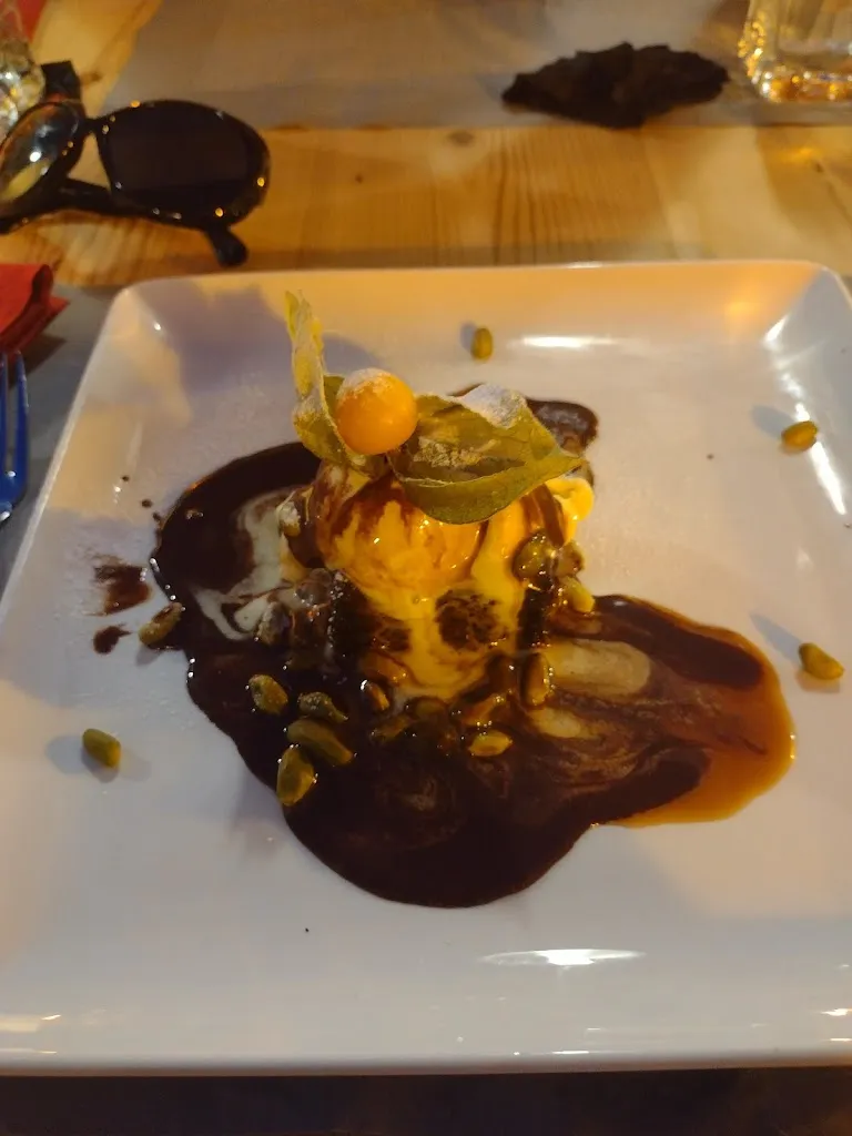 Shell Parody-Wyatt_La Traviata_Manilva_review