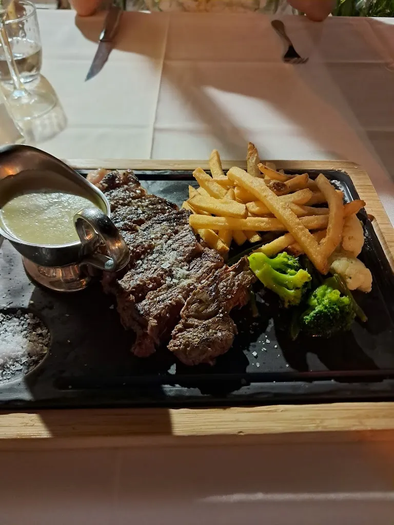 Trevor Walkingshaw_Parapiros Restaurante Pizzeria_Manilva_review