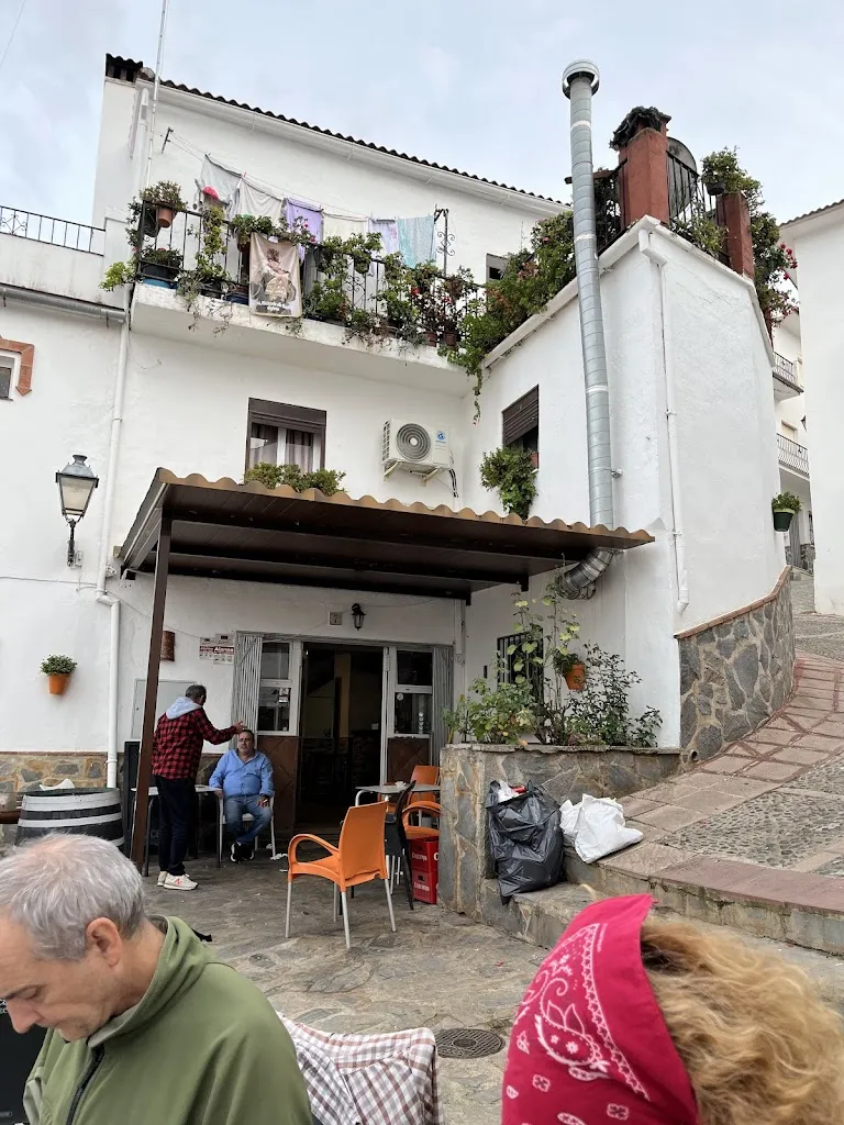 Adolfo M.B._Bar Alameda_Pujerra_review