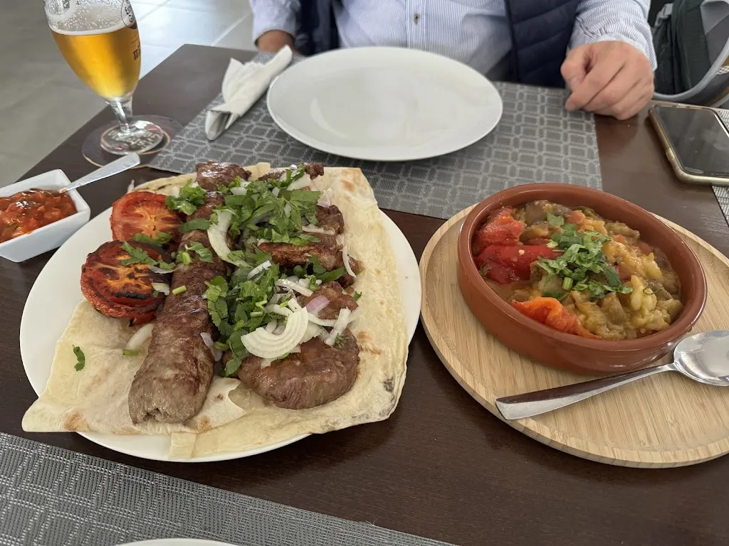 Natalia Zagrebelna_Paradise · Restaurant i Cafeteria_Polop_review