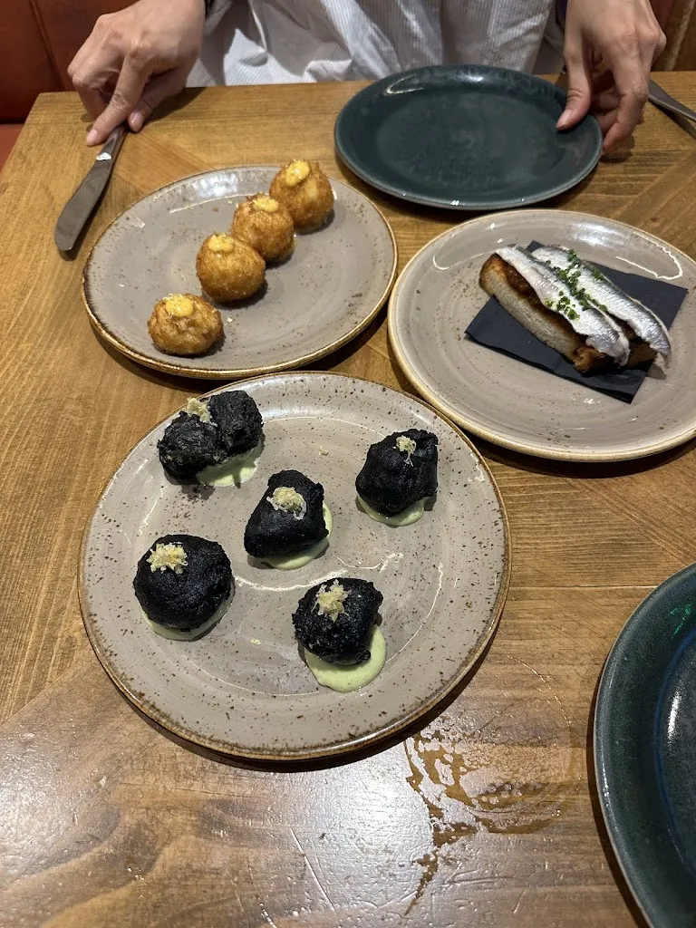 R Z_Kraken Centro - Tapas Restaurant_Málaga_review