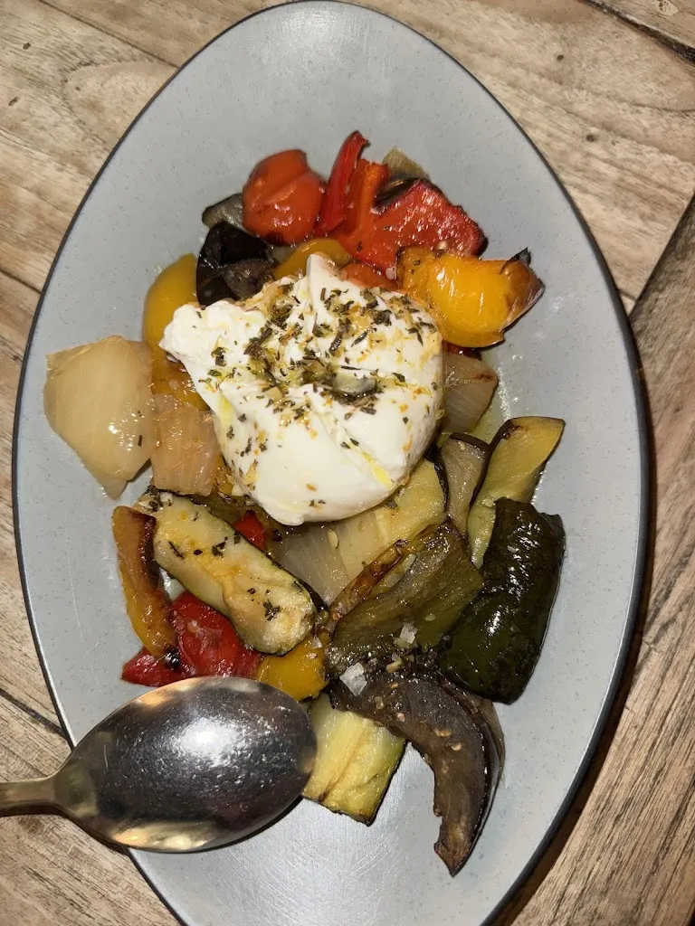 Melissa Wisniewski_Cambara_Málaga_review