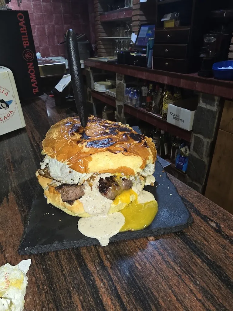 Aitor Uribe Cardenas_Bar An Ca Raul_Sierra de Yeguas_review