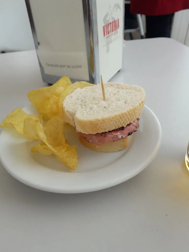 salvador abello_Bar Cañero_Sierra de Yeguas_review