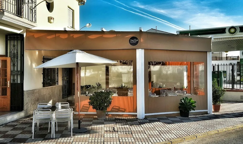 Postigo Tapa Bar & Pizza restaurant in Pizarra