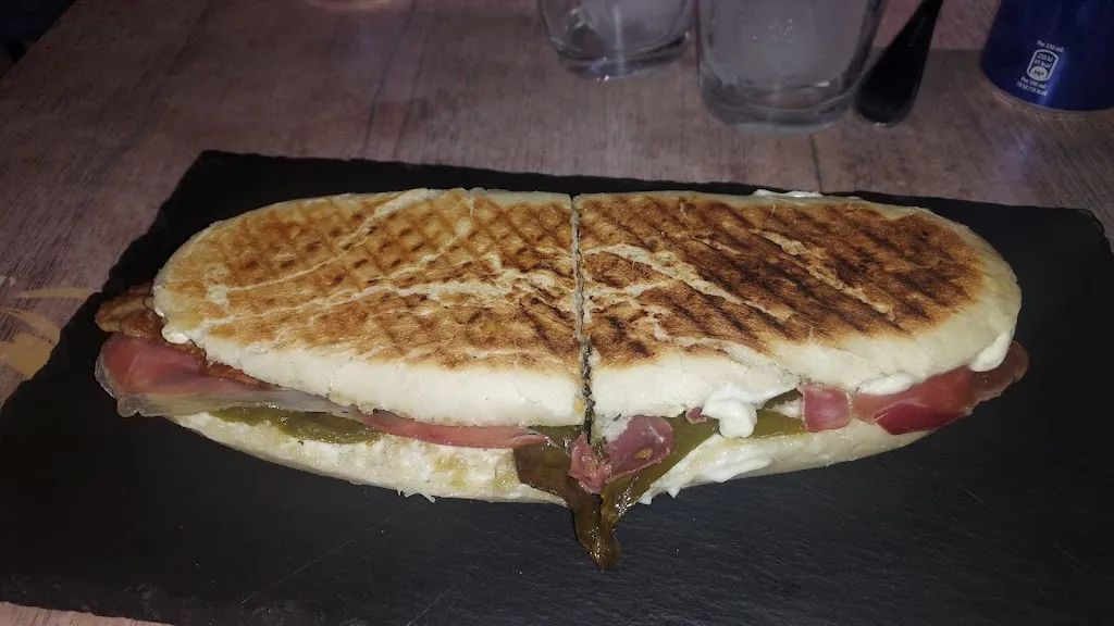 Juan Antonio Rueda_Rodeo Food Burger Pizarra_Pizarra_review