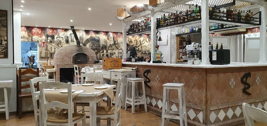 Restaurante asador La Sastrería restaurant in Vélez-Málaga