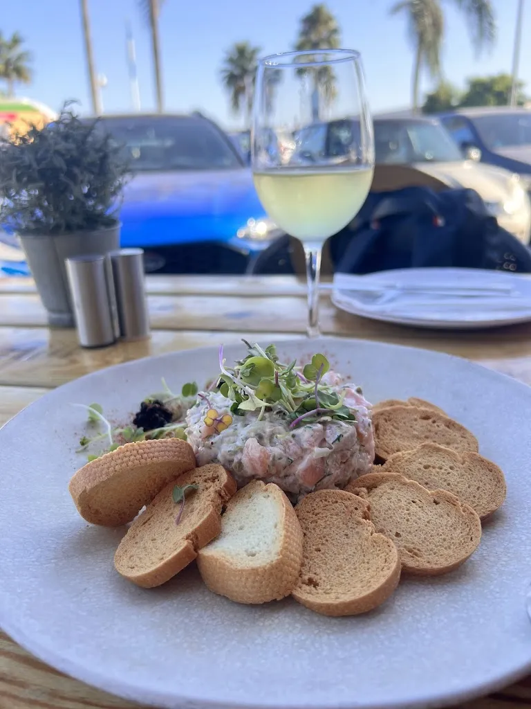 Julia Kiri_RAW Lounge_Nerja_review