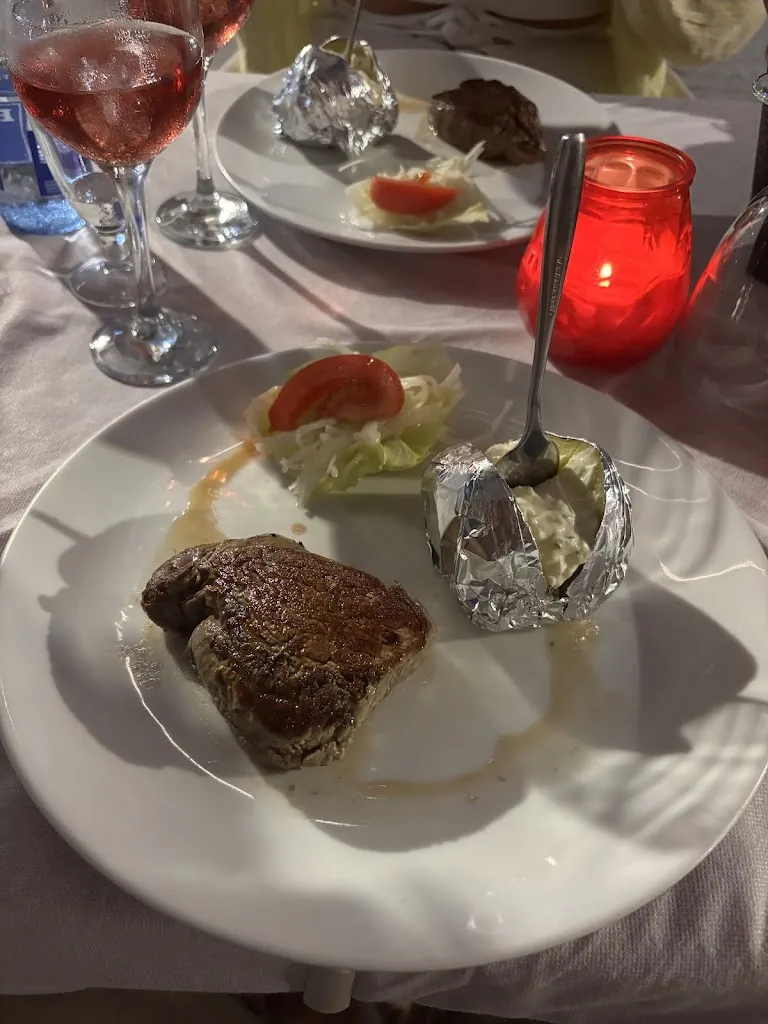 Whitey_Restaurante El Refugio_Nerja_review