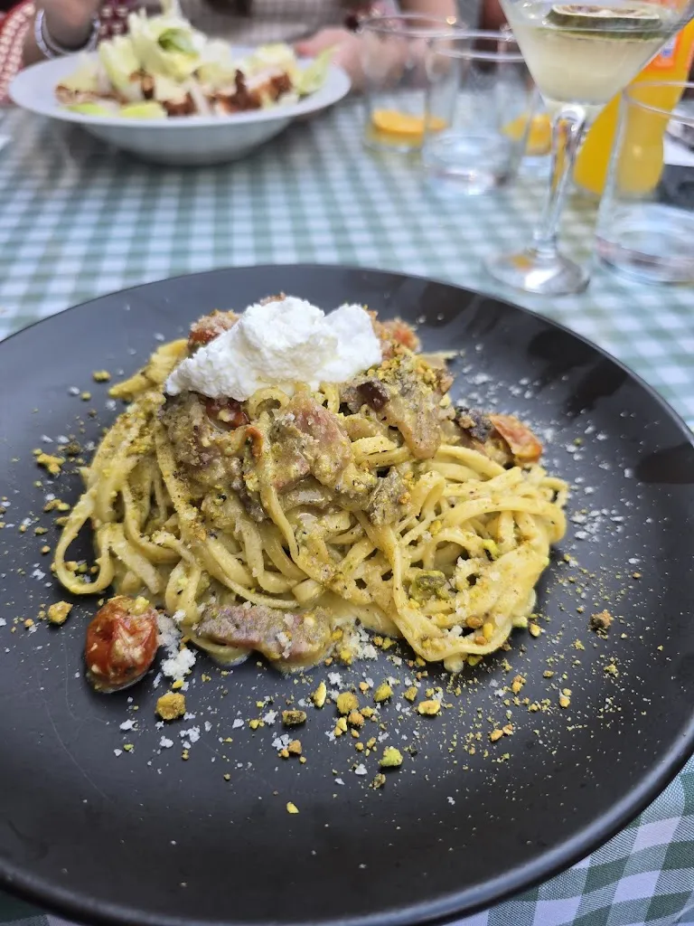 Daniel Aldred_Restaurante Paparazzi_Nerja_recensione