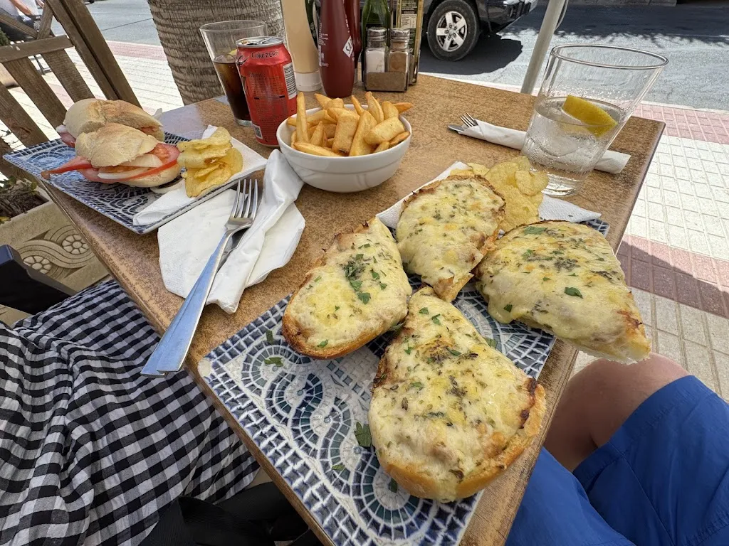 dean holland_Ruskins_Nerja_review