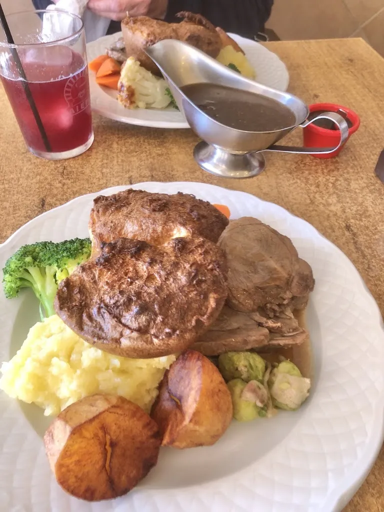 Ruskins_Nerja_slider_image_3