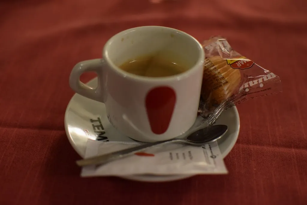 Haydn Blackey_Restaurante El Niño Lounge bar_Nerja_review