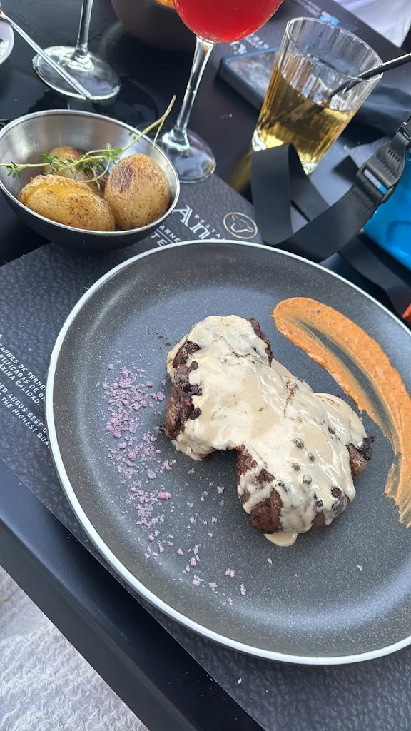 Jade Jackson_ANGUS Playamar_Torremolinos_review